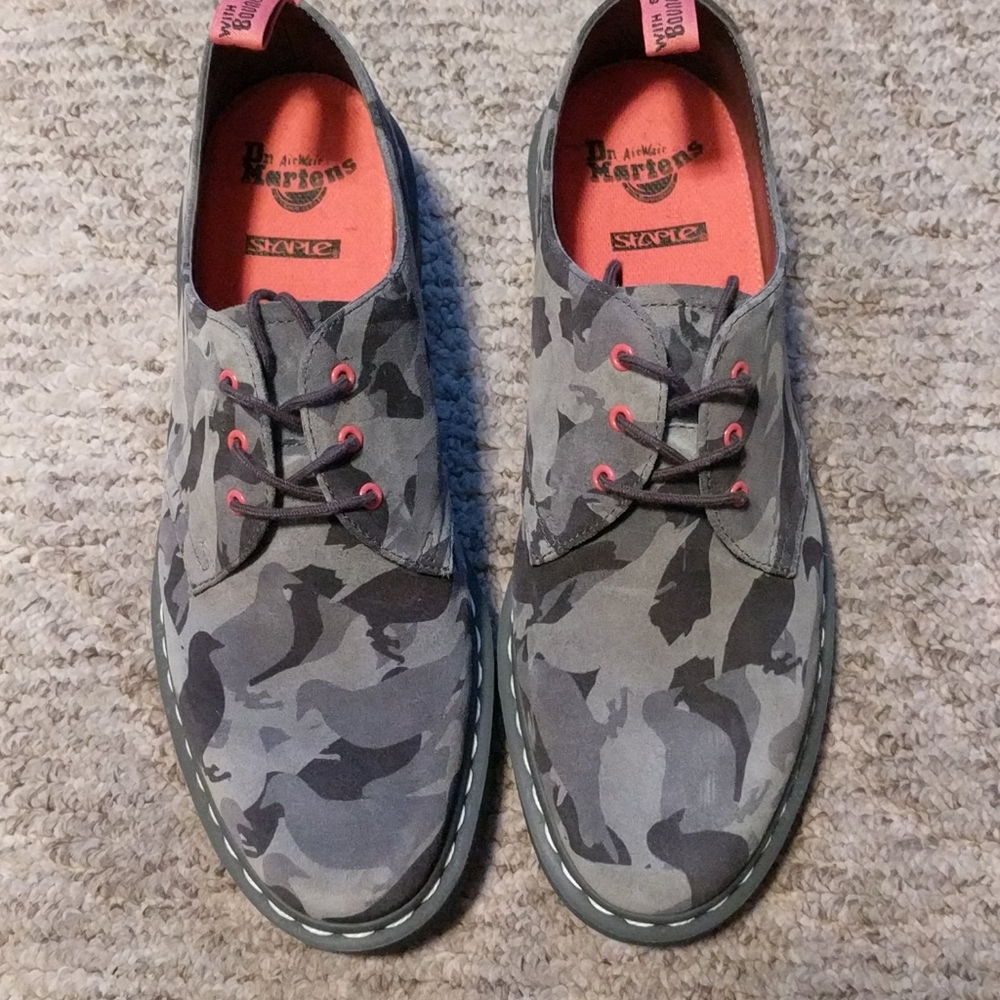 BRAND NEW SAMPLE PAIR OF 2017 STAPLES X Dr. MARTEN